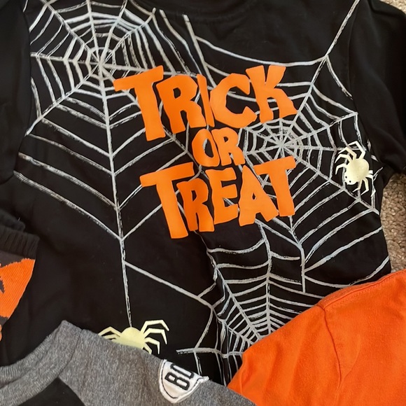 5 Halloween t shirts, all 3T - Picture 4 of 5